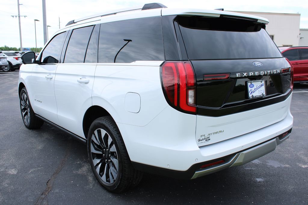 Used 2025 Ford Expedition Platinum w/ Driver's Package AWD/4WD image 9