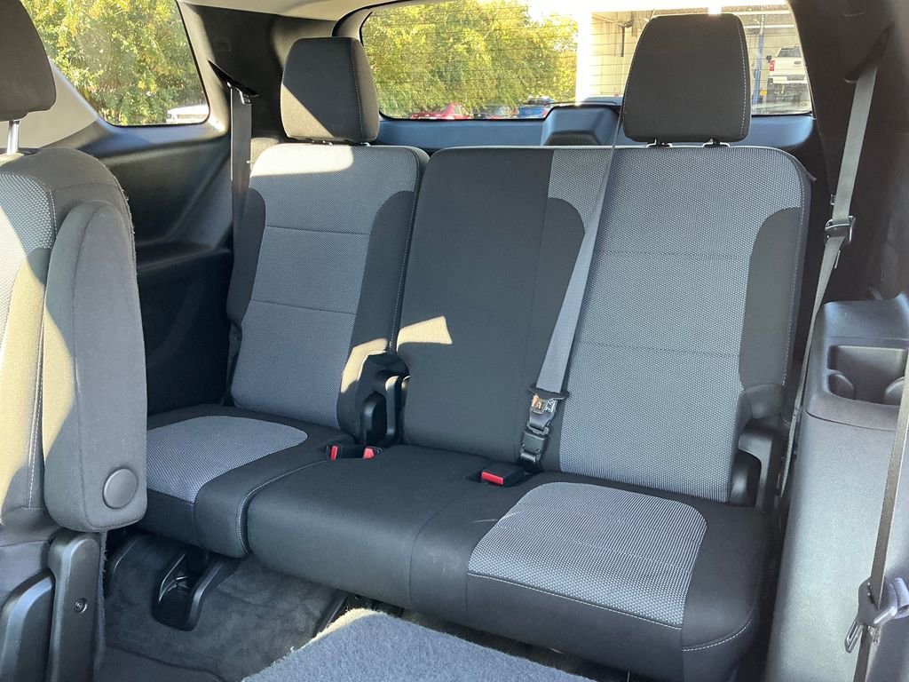 Used 2020 Chevrolet Traverse LT image 32