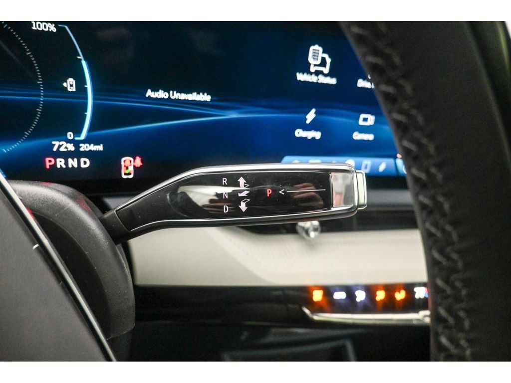 New 2026 Cadillac Optiq Luxury 2 image 27