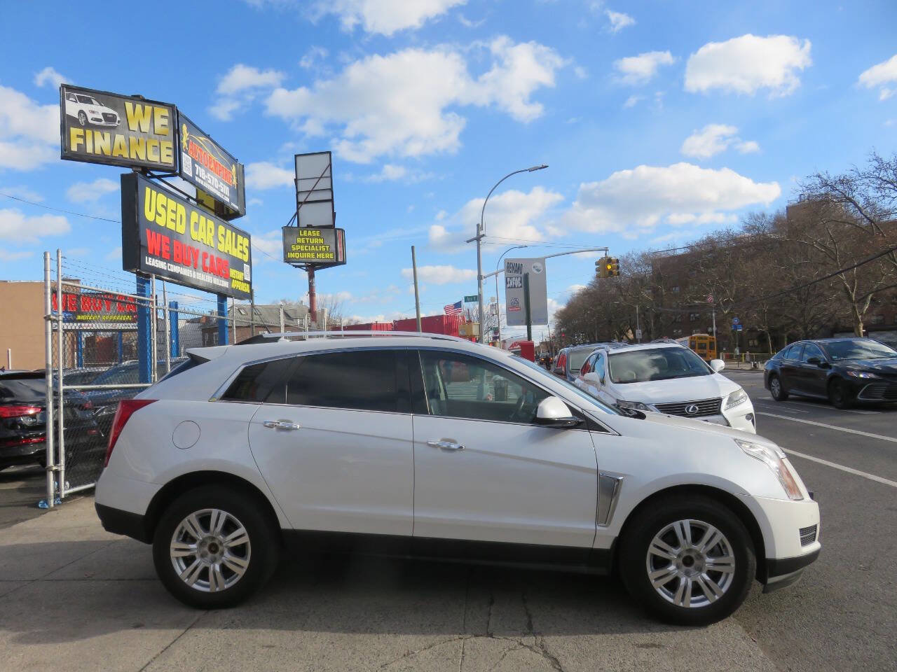Used 2013 Cadillac SRX Luxury image 8