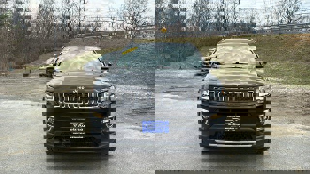 Used 2018 Jeep Compass Limited w/ Navigation Group image 3