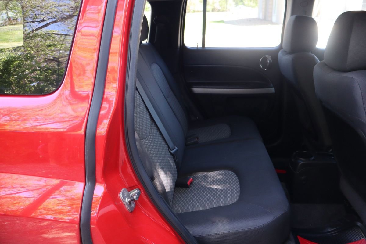 Used 2011 Chevrolet HHR LS image 21