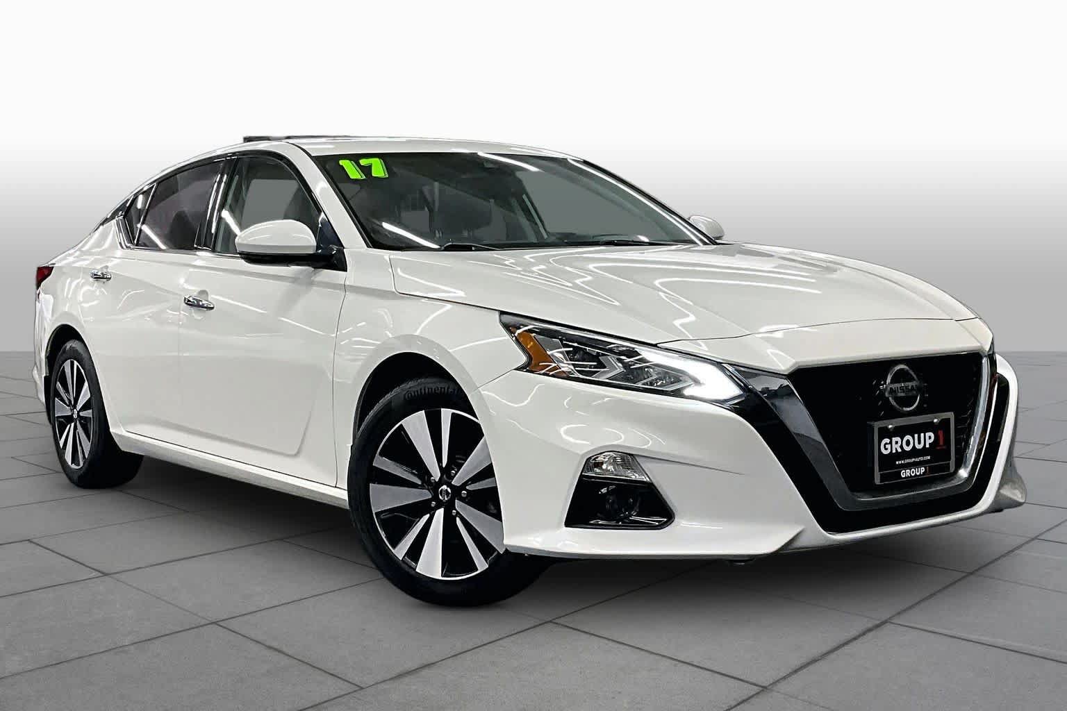Used 2019 Nissan Altima 2.5 SV FWD image 2