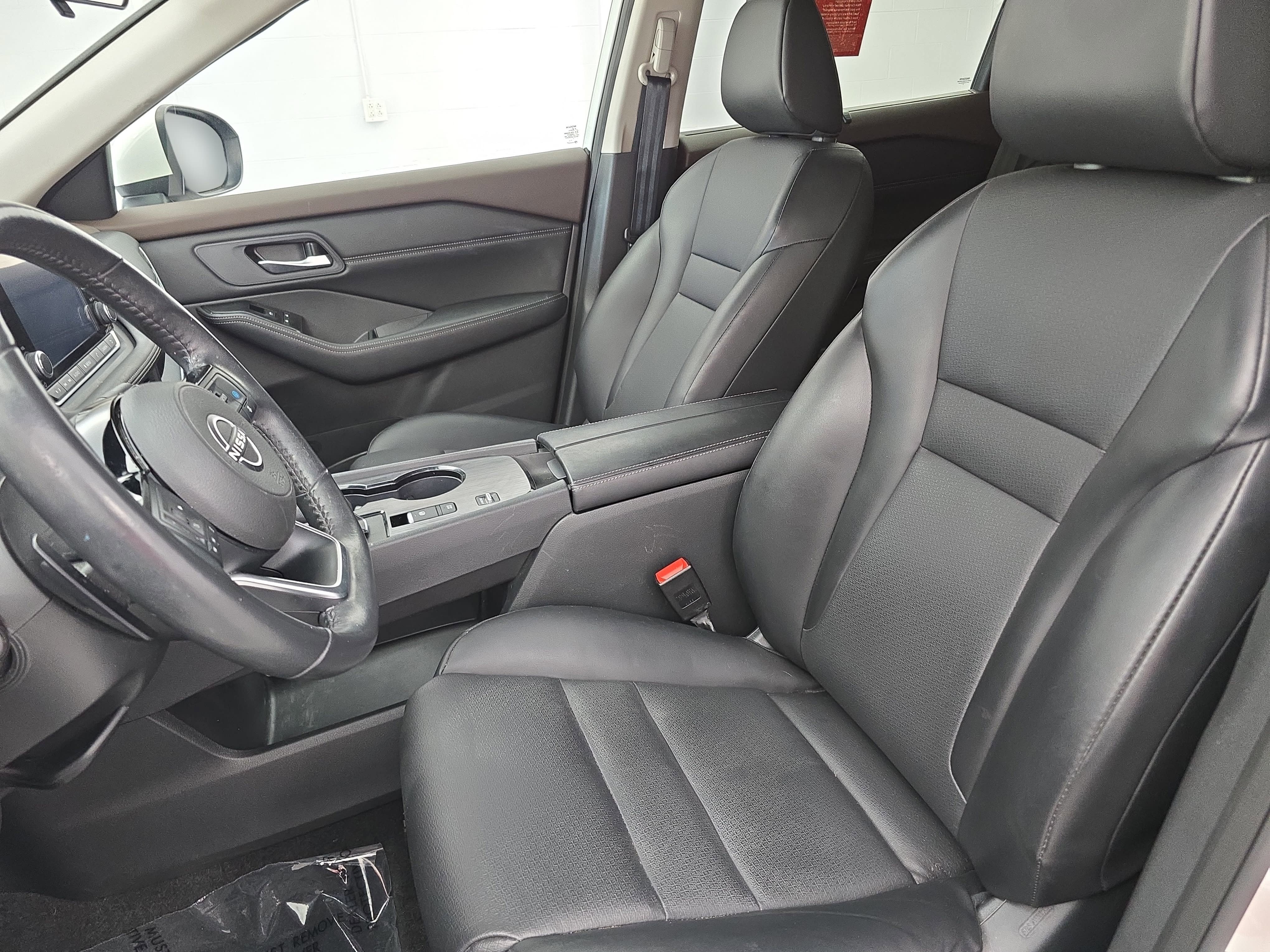 Used 2023 Nissan Rogue SV w/ SV Premium B Package FWD image 15