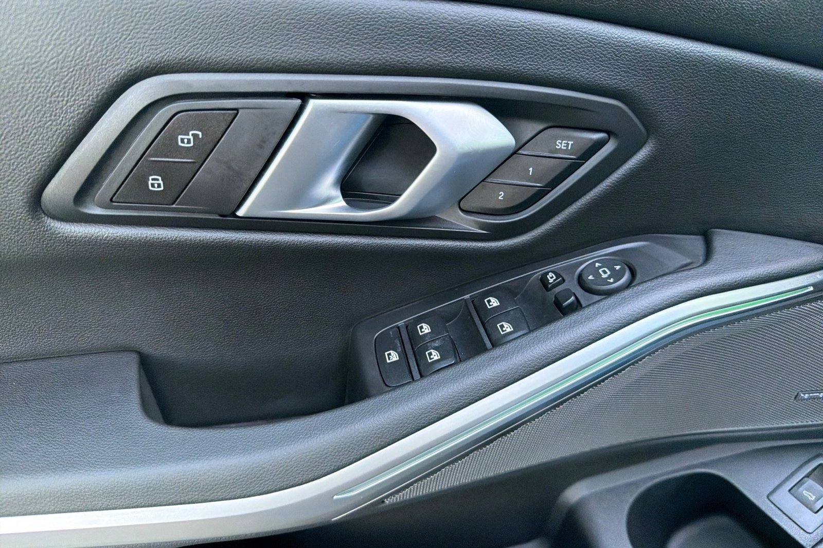 Used 2025 BMW 330i Sedan w/ Premium Package image 12