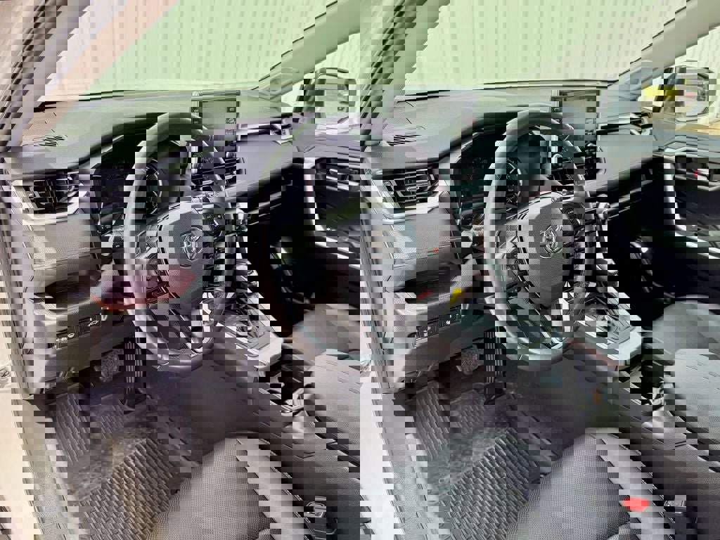 Used 2021 Toyota RAV4 Limited w/ Limited Grade Weather Package AWD/4WD image 10