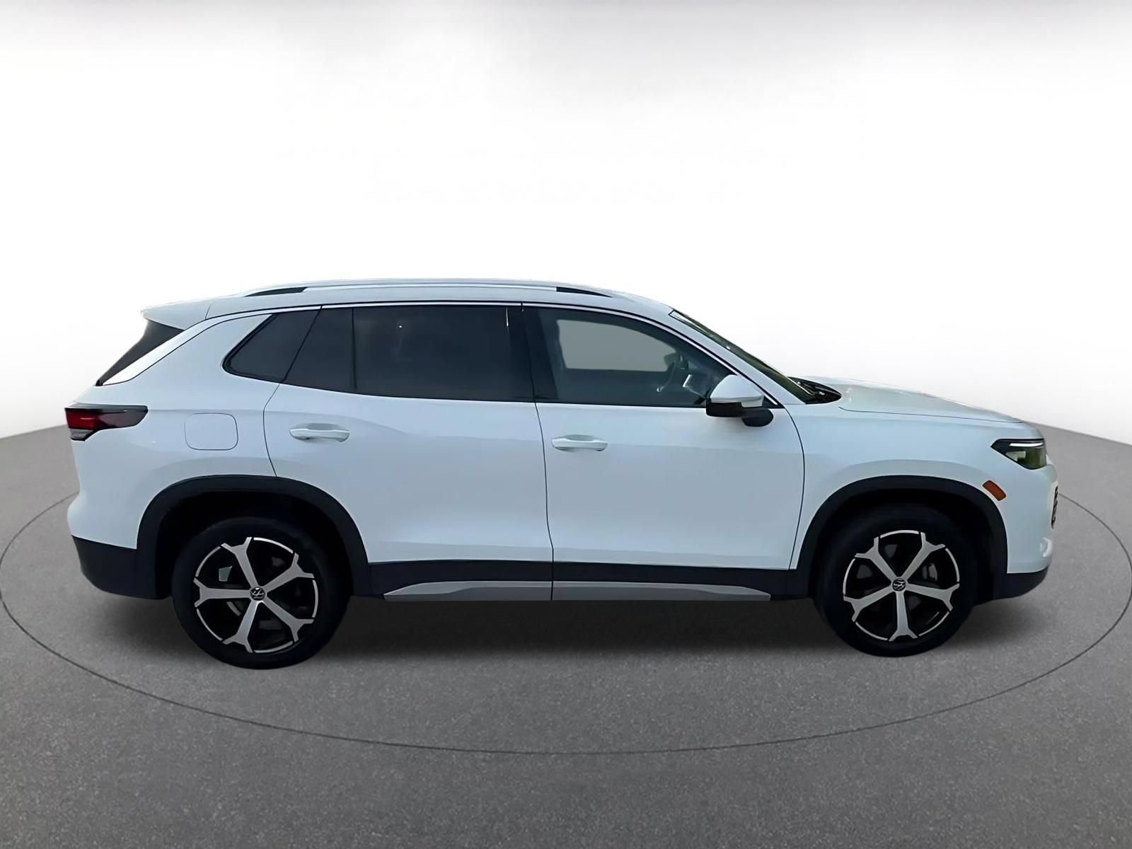 Used 2026 Volkswagen Tiguan SE AWD/4WD image 15