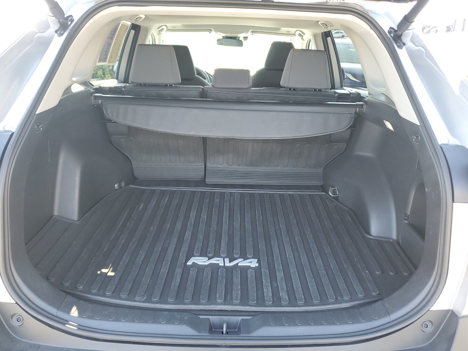 Certified 2025 Toyota RAV4 XLE w/ Convenience Package AWD/4WD image 9