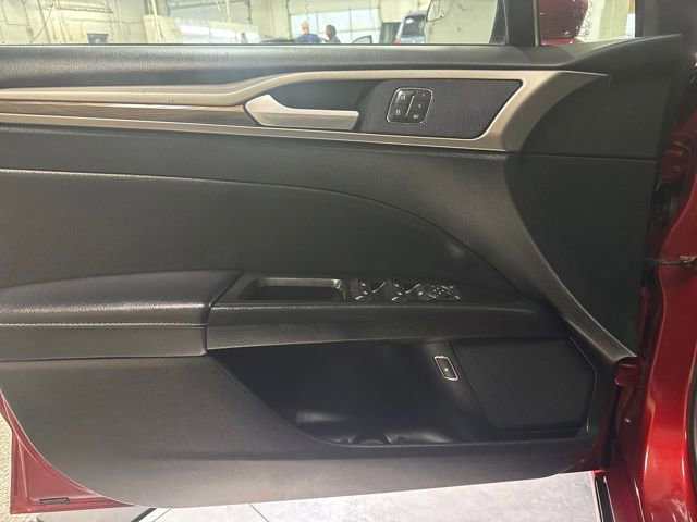 Used 2017 Ford Fusion Energi SE image 16