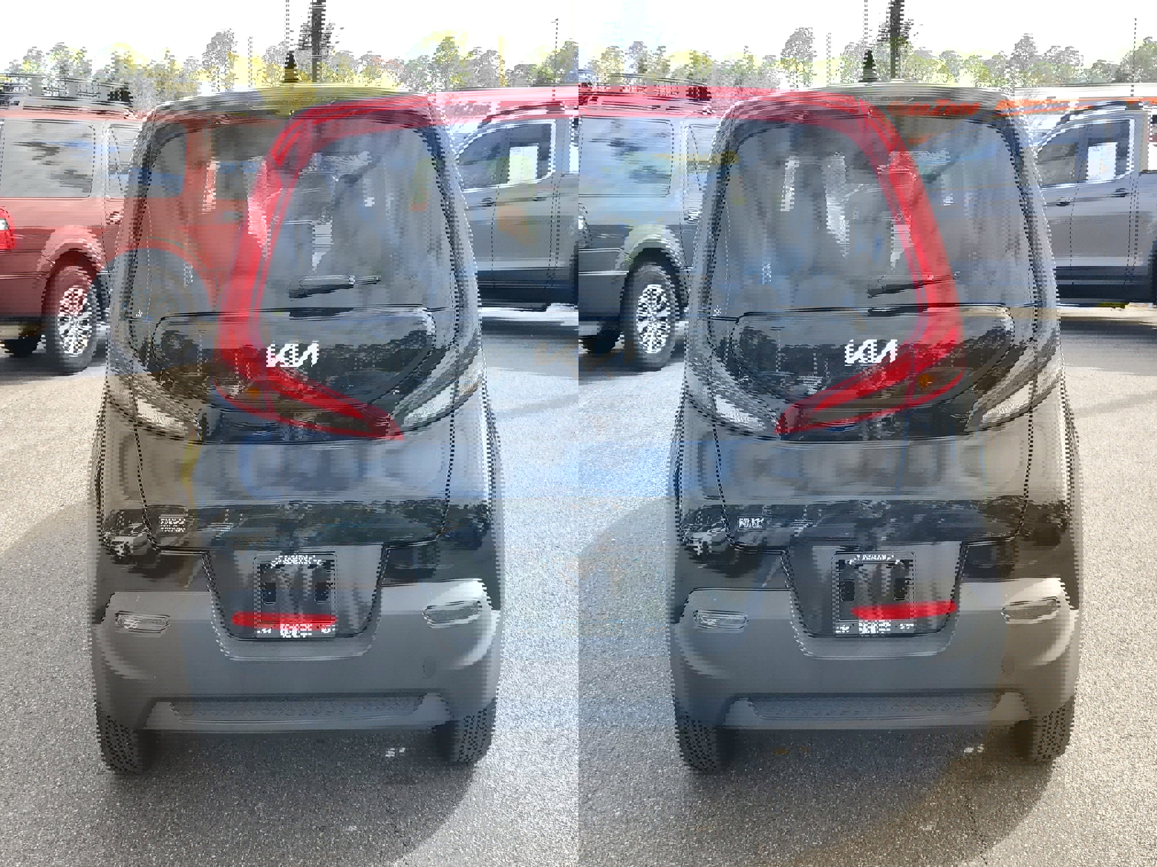 Certified 2022 Kia Soul LX image 5