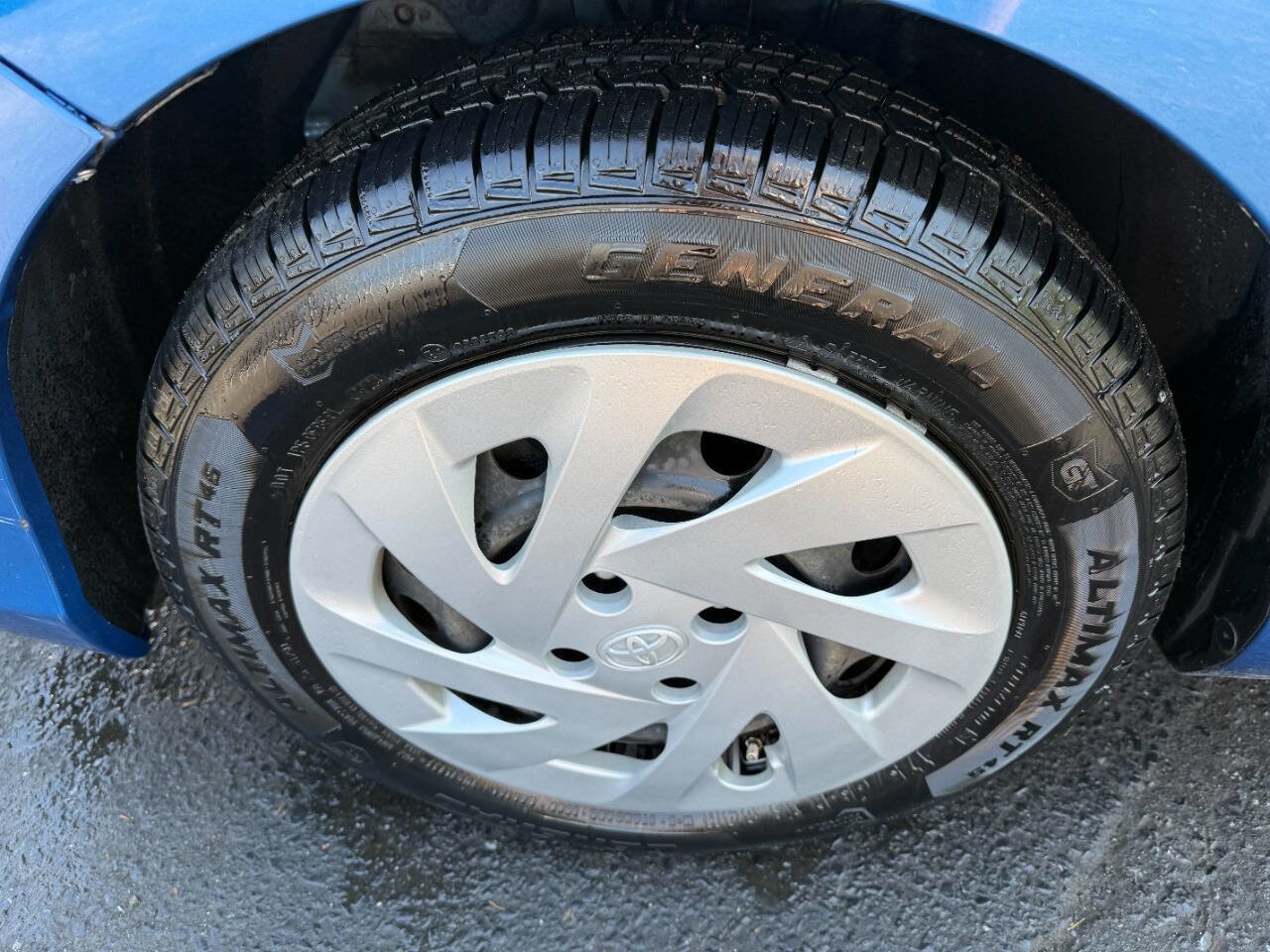 Used 2016 Toyota Prius C Two FWD image 9