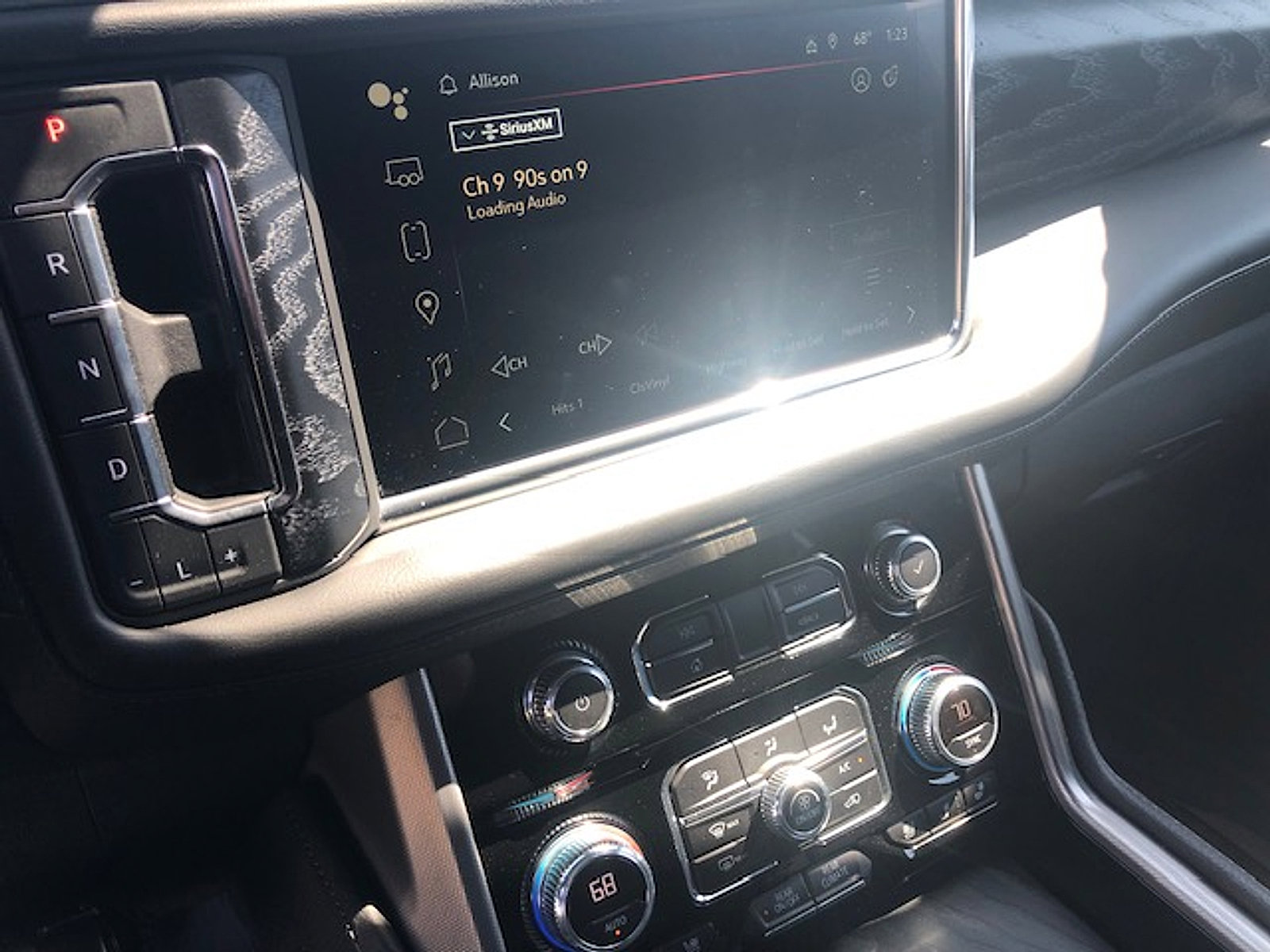 Used 2022 GMC Yukon XL Denali image 10