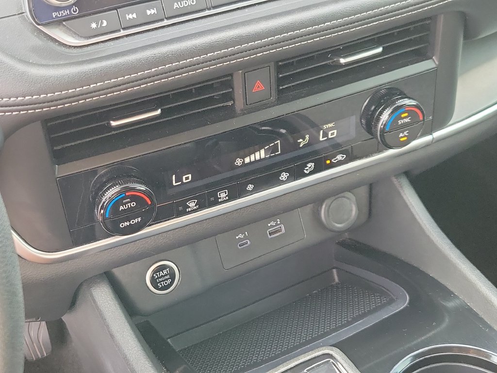 Used 2023 Nissan Rogue SV FWD image 27