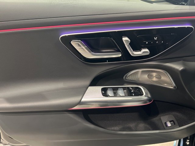 Used 2025 Mercedes-Benz E 350 4MATIC Sedan image 16