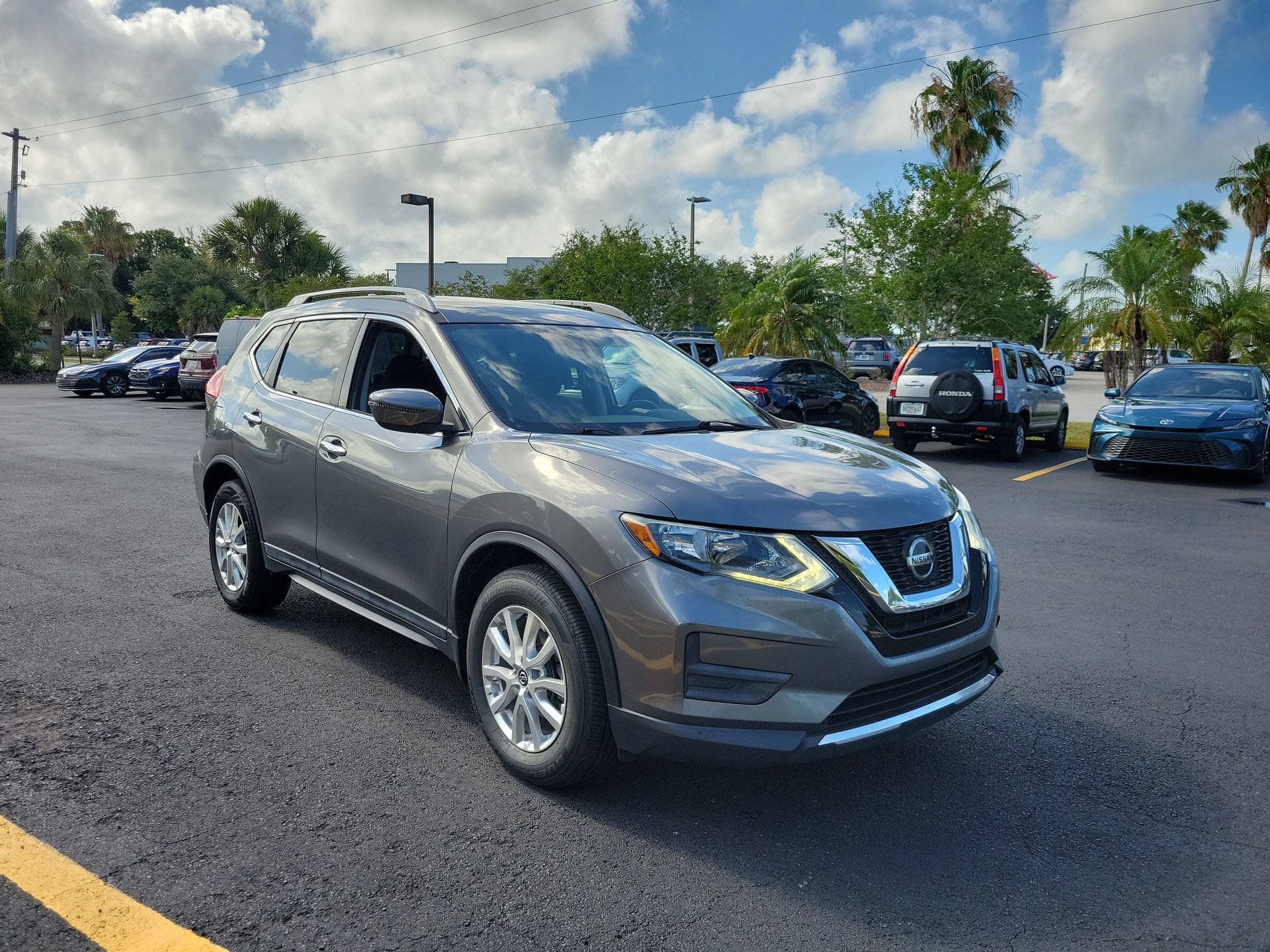 Used 2019 Nissan Rogue S w/ Special Edition Package FWD image 2