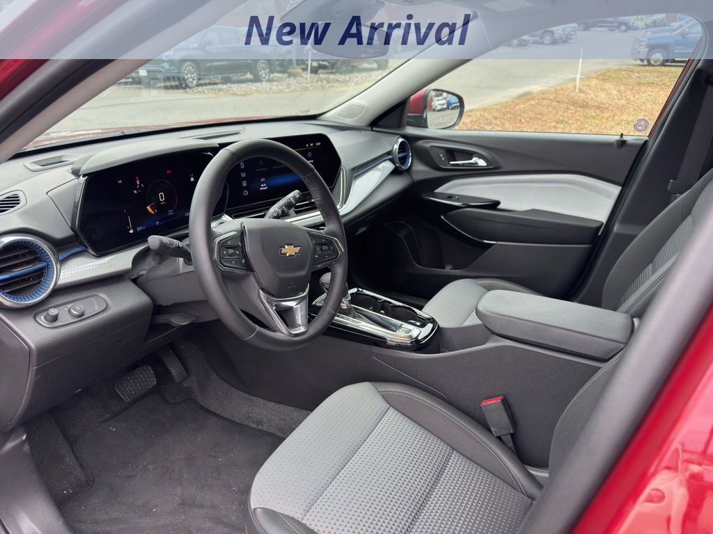 Certified 2025 Chevrolet Trax LT w/ LT Convenience Package image 6