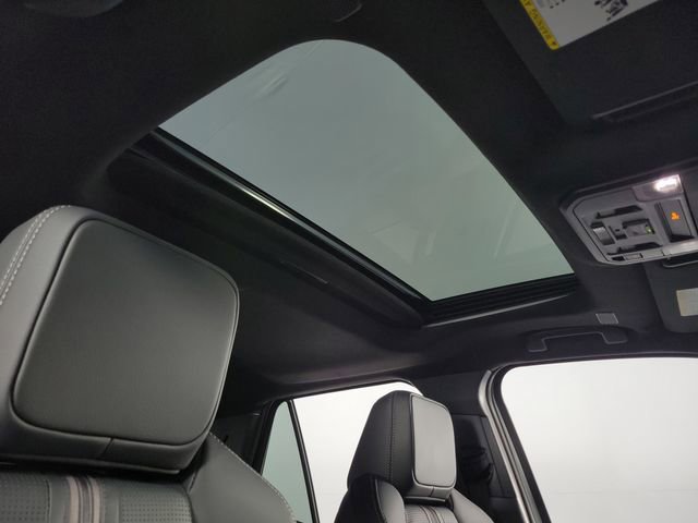 Used 2025 Toyota 4Runner Limited image 17