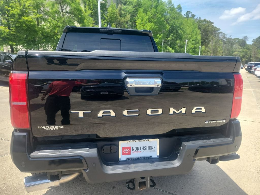 Used 2025 Toyota Tacoma Limited AWD/4WD image 5