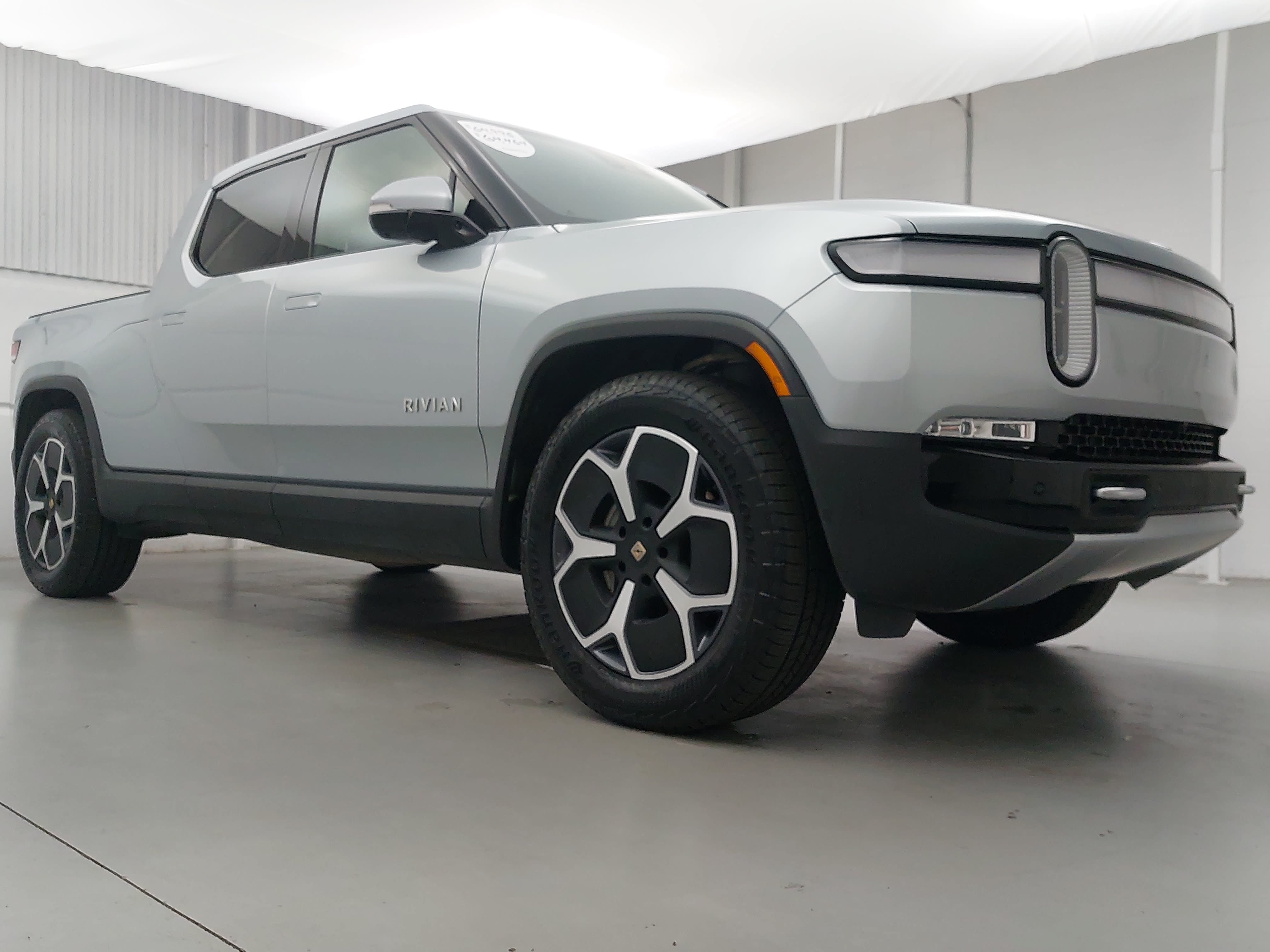 Used 2023 Rivian R1T Adventure Dual AWD/4WD image 9
