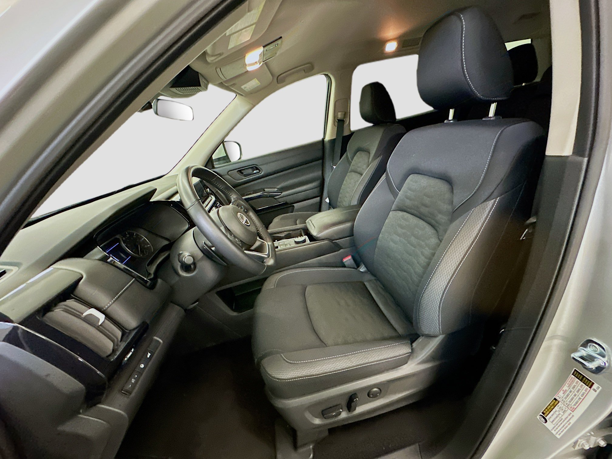 Used 2025 Nissan Pathfinder SV AWD/4WD image 13