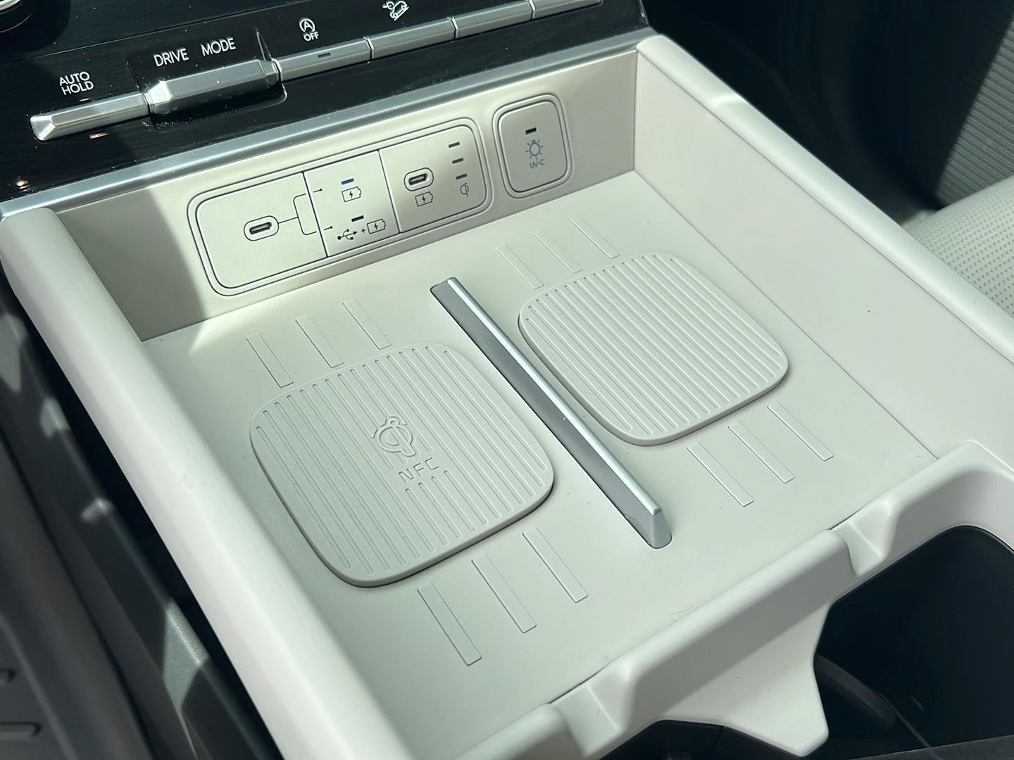 Used 2024 Hyundai Santa Fe Limited image 29