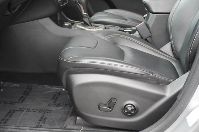 Used 2015 Jeep Cherokee Limited image 11