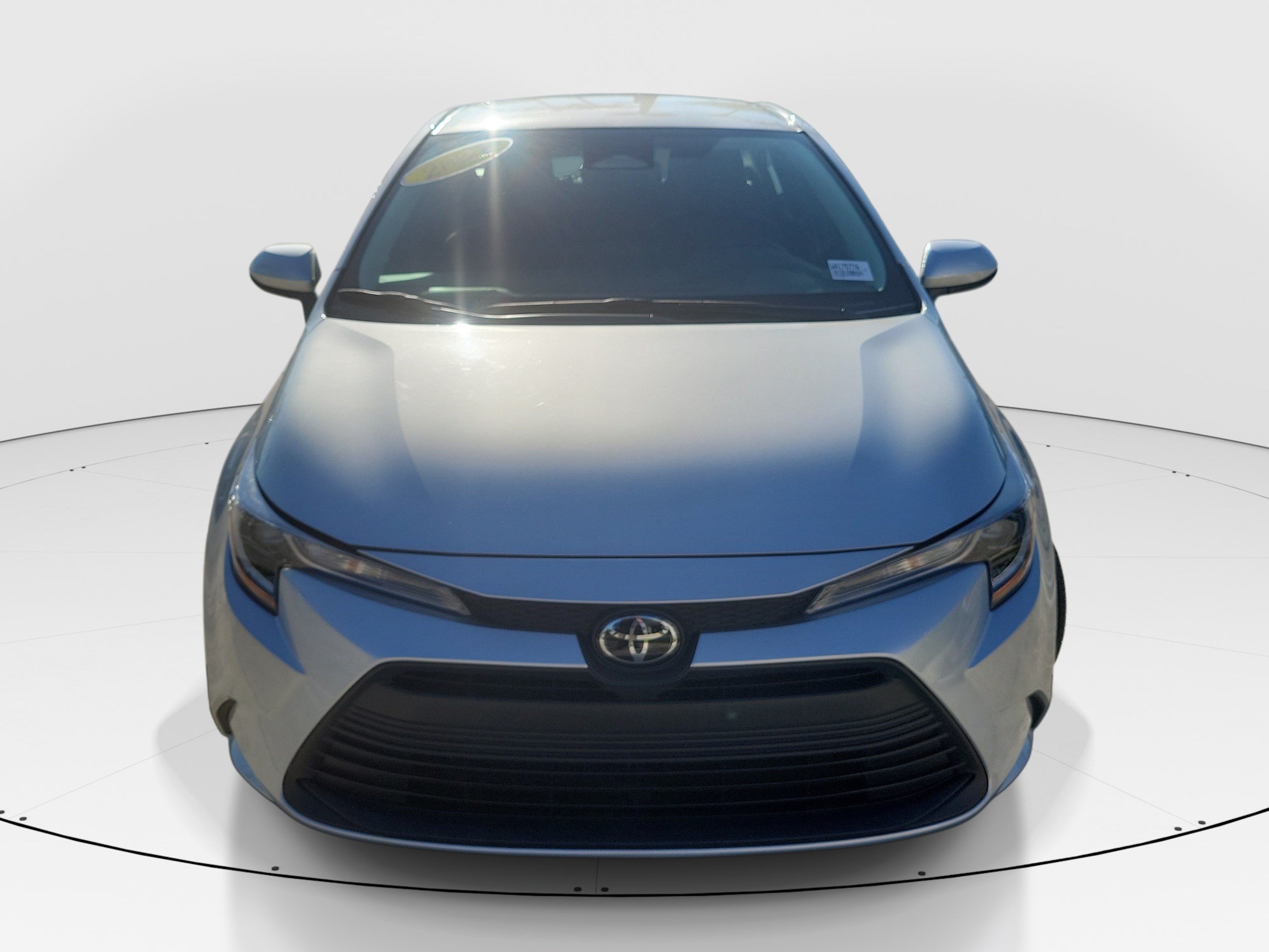 Used 2024 Toyota Corolla LE FWD image 2