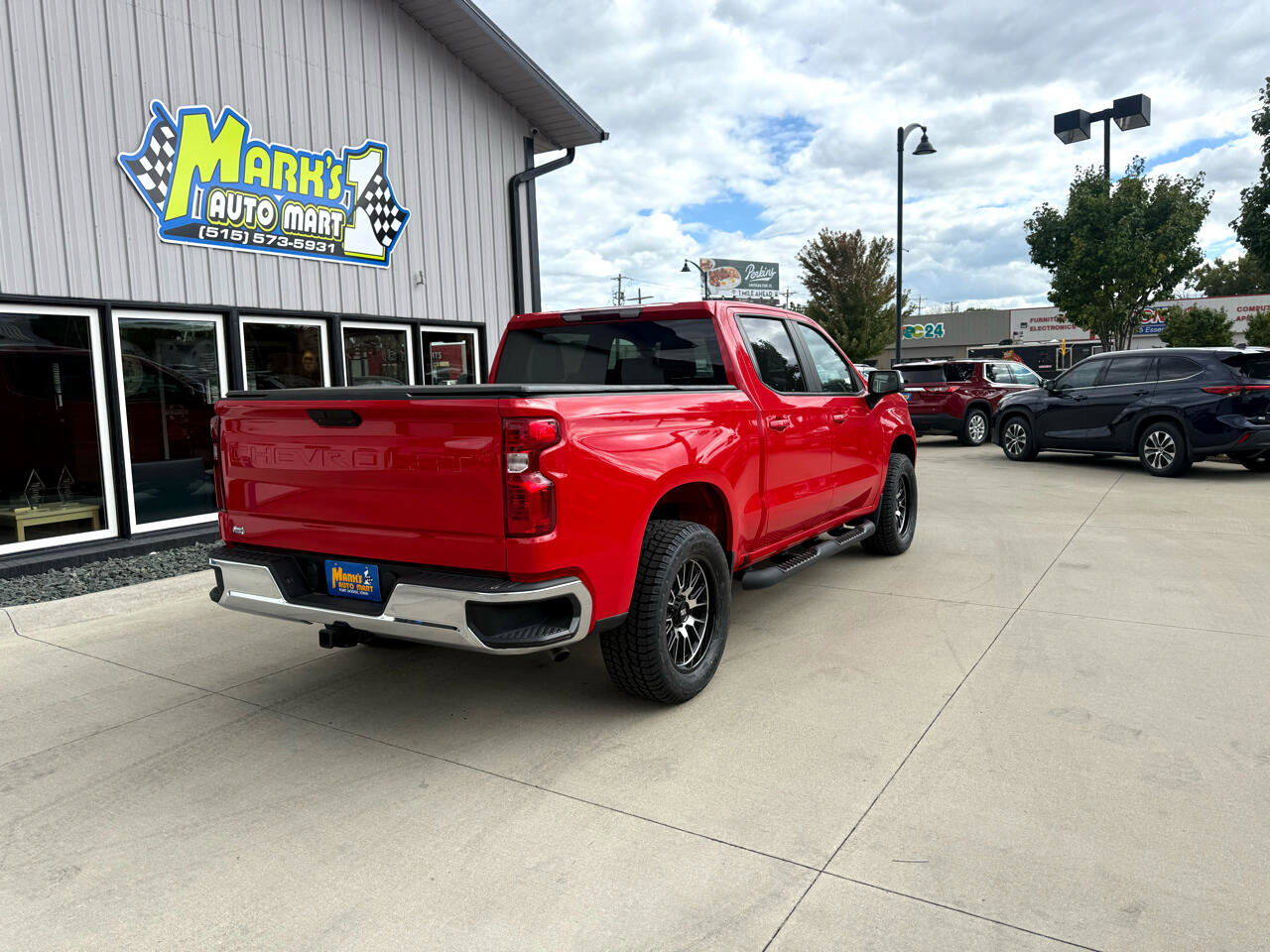 Used 2021 Chevrolet Silverado 1500 LT image 6