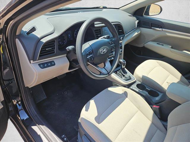 Used 2020 Hyundai Elantra SEL w/ Cargo Package (C1) FWD image 16