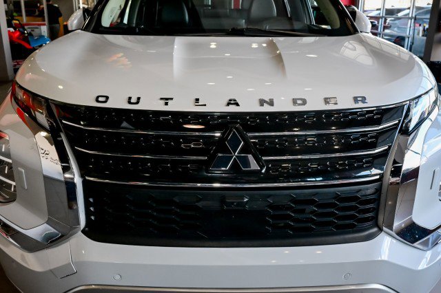 Used 2023 Mitsubishi Outlander SEL 40th Anniversary image 11