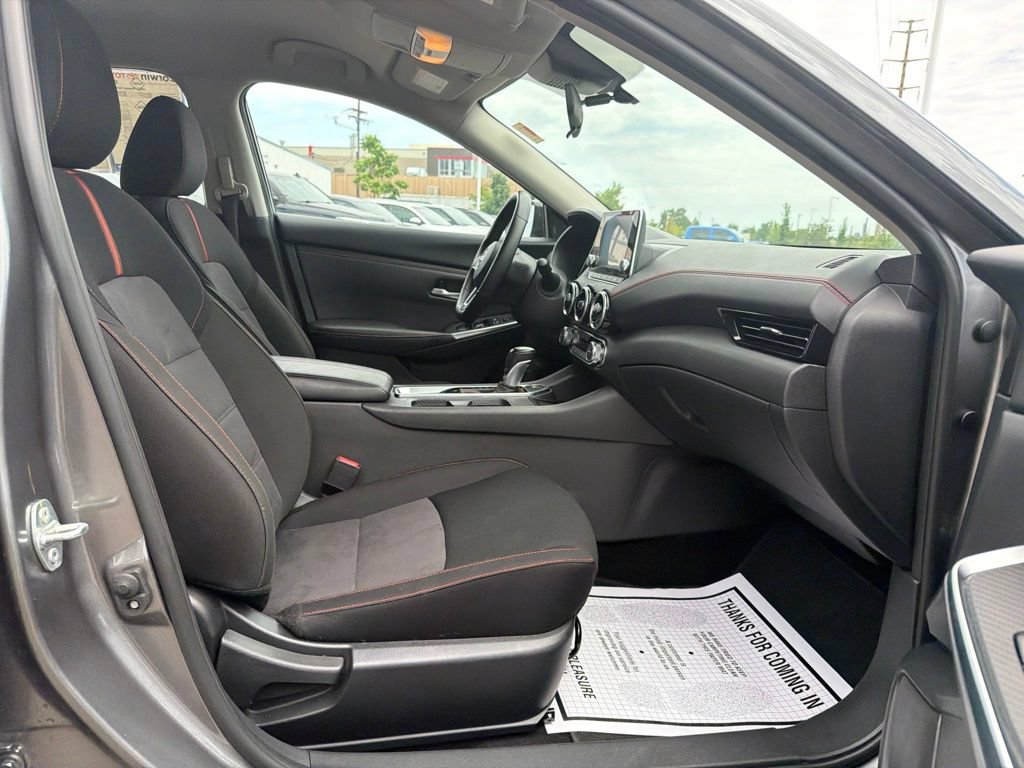 Used 2025 Nissan Sentra SR FWD image 12