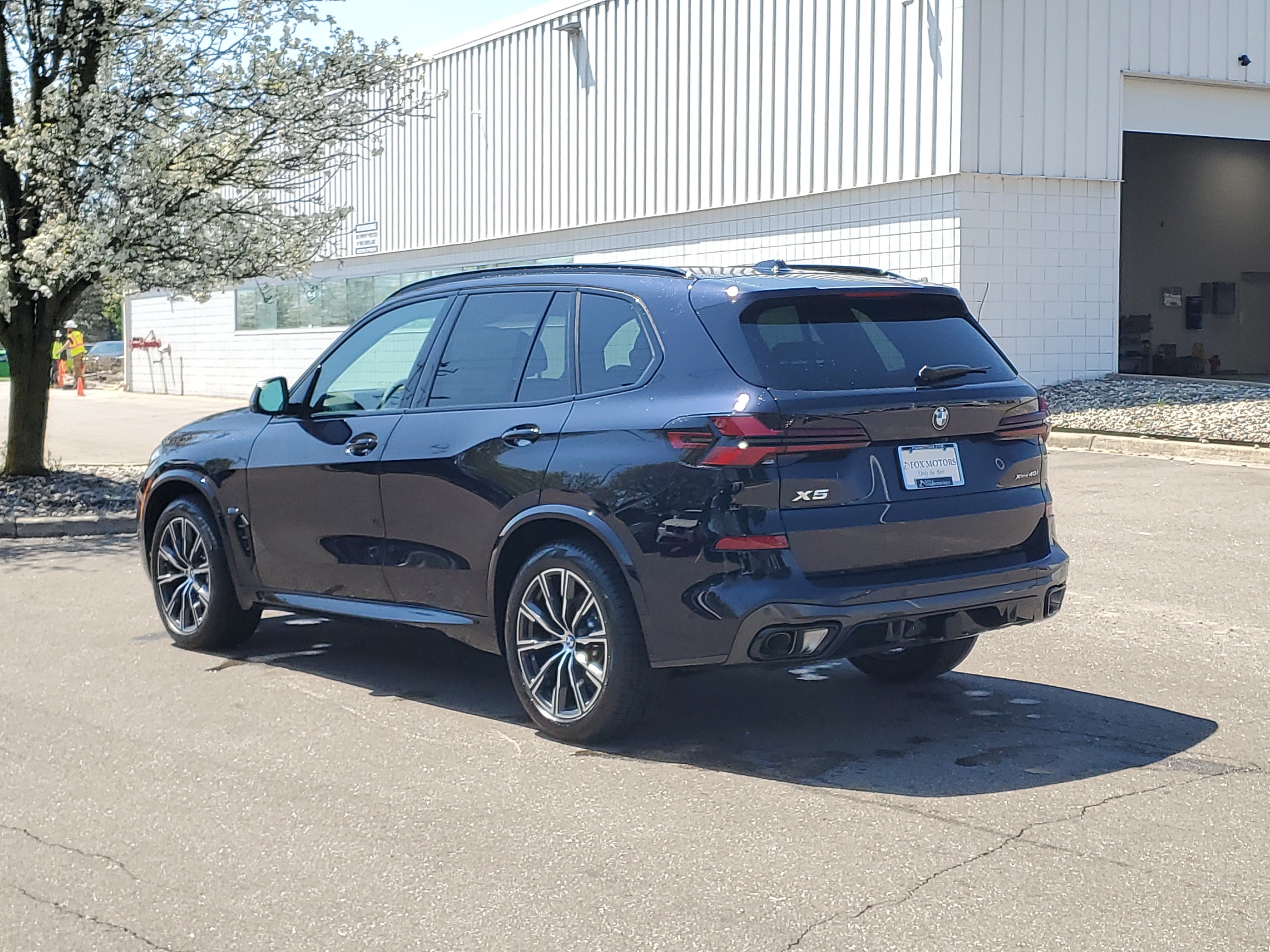 New 2026 BMW X5 xDrive40i w/ M Sport Package AWD/4WD video 2