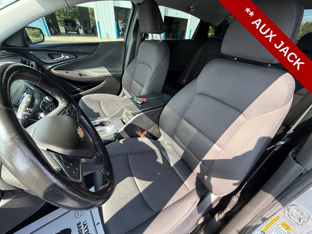 Used 2018 Chevrolet Malibu LT FWD image 14