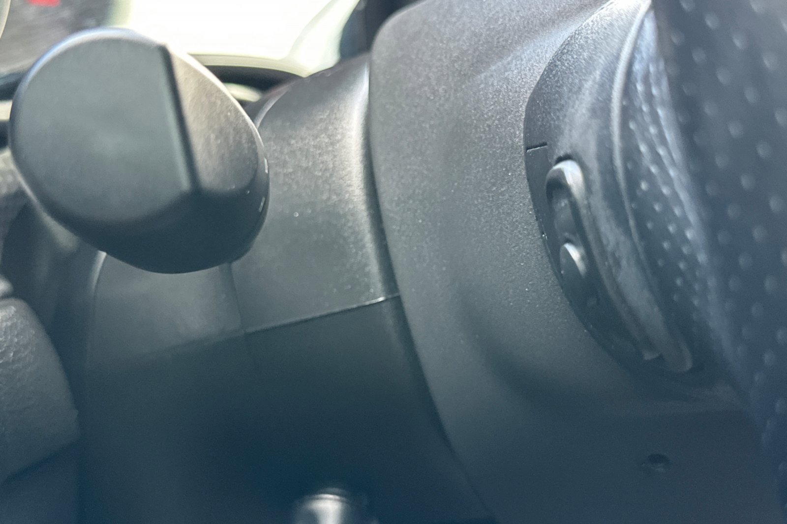 Used 2015 Dodge Challenger SRT Hellcat image 37