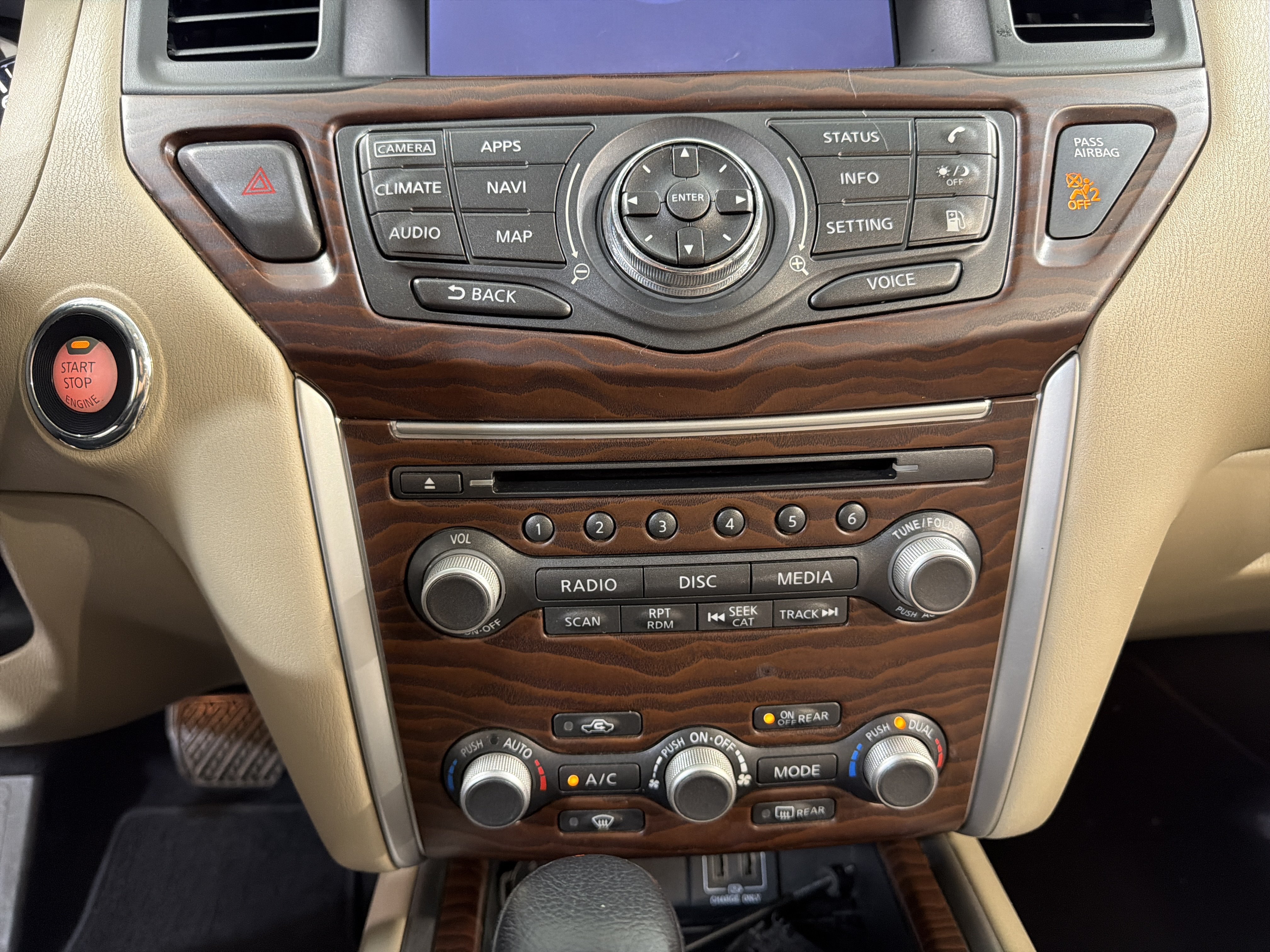 Used 2018 Nissan Pathfinder Platinum FWD image 19