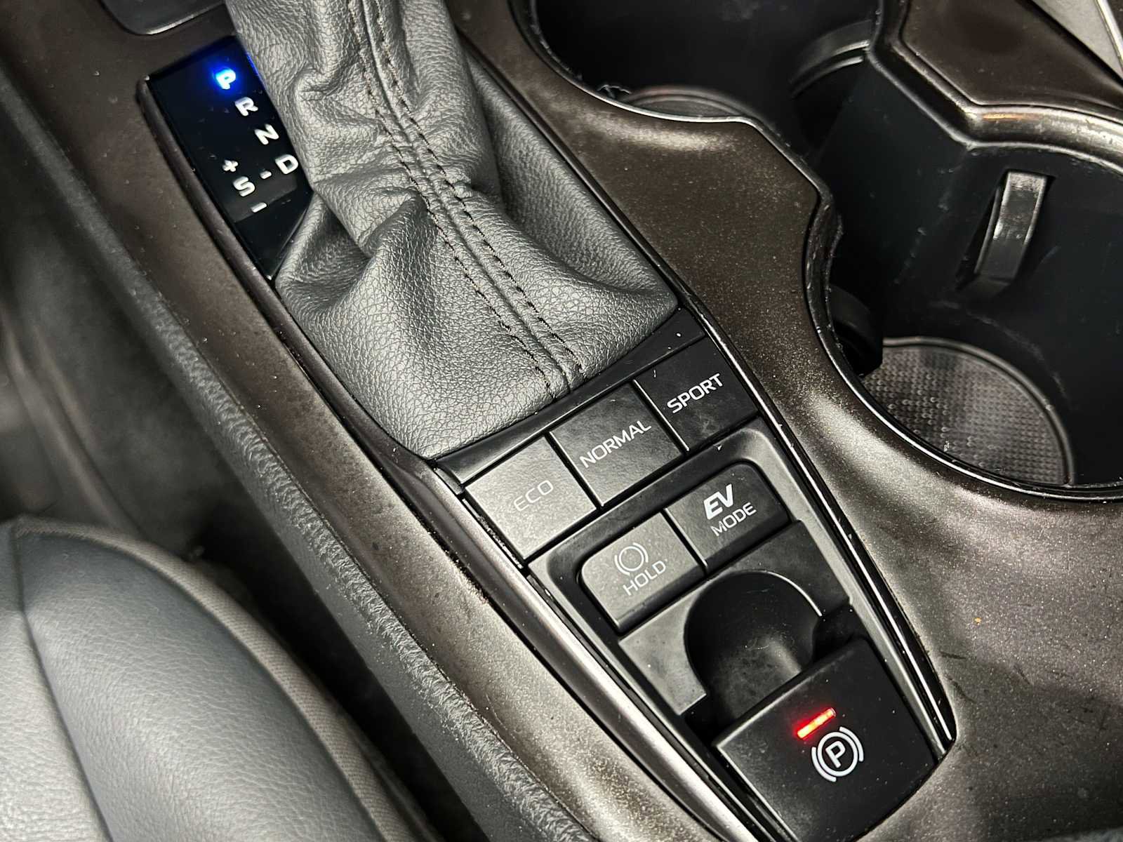Used 2024 Toyota Camry SE FWD image 35