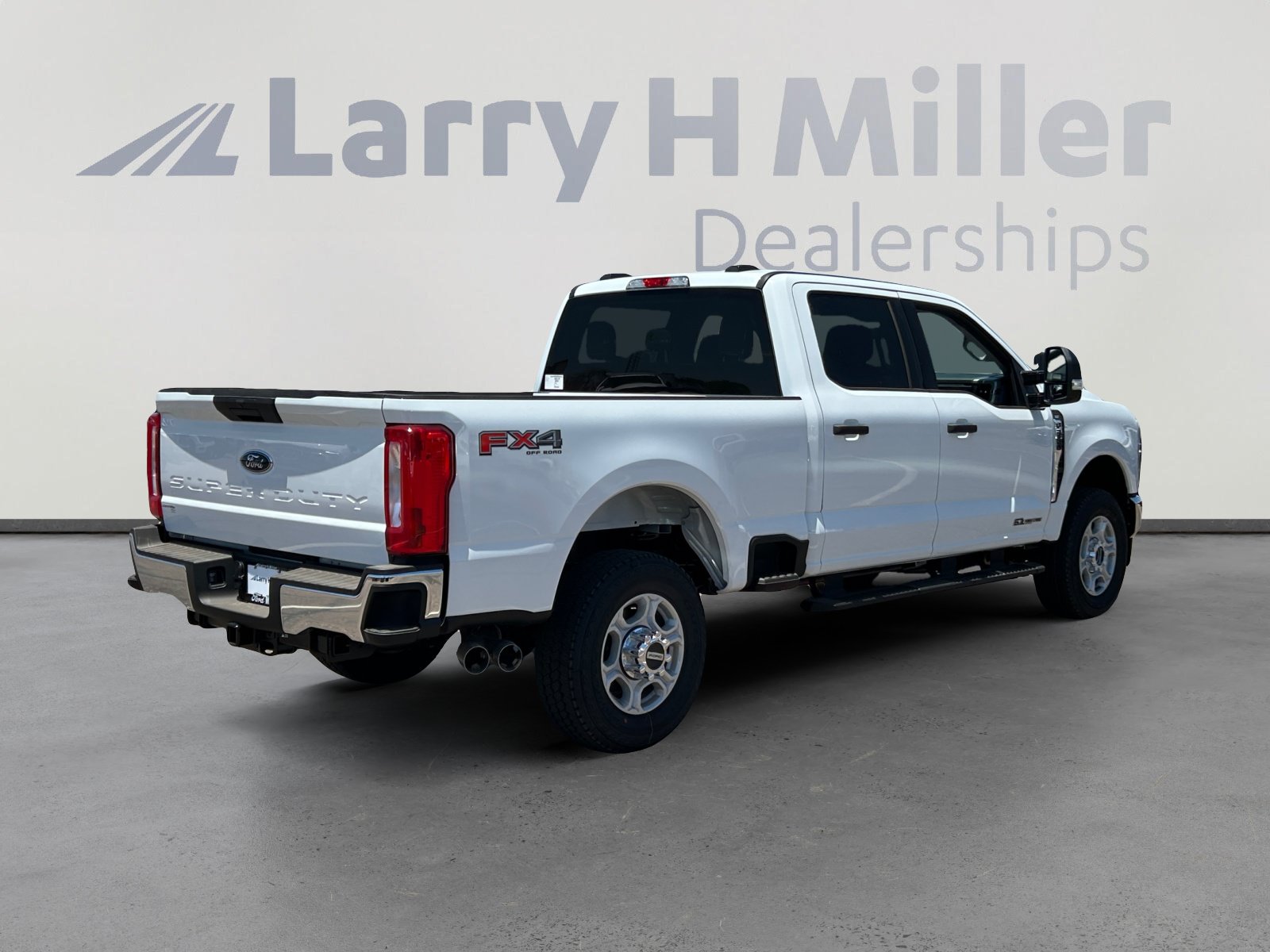 New 2026 Ford F350 XLT w/ FX4 Off-Road Package AWD/4WD image 5