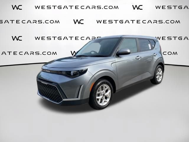 Used 2023 Kia Soul S FWD image 1