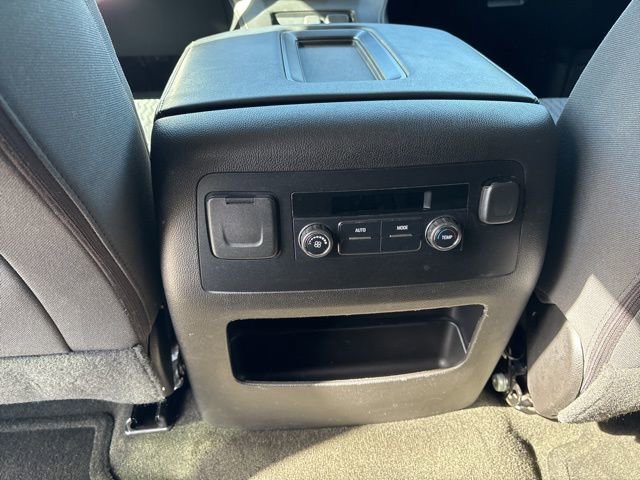 Used 2016 GMC Yukon SLE w/ HD Trailering Package image 23