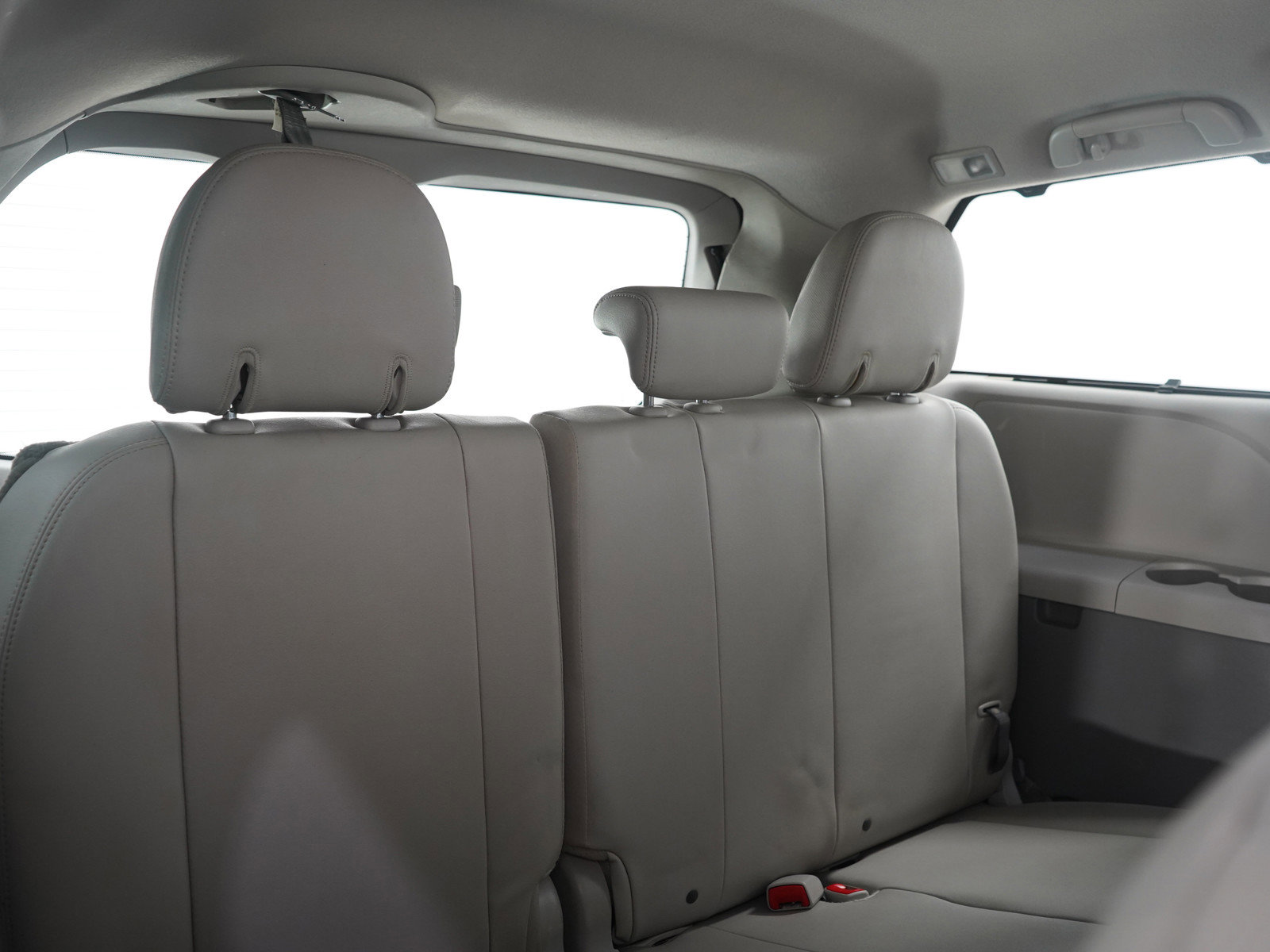 Used 2013 Toyota Sienna XLE w/ Entertainment Pkg FWD image 13