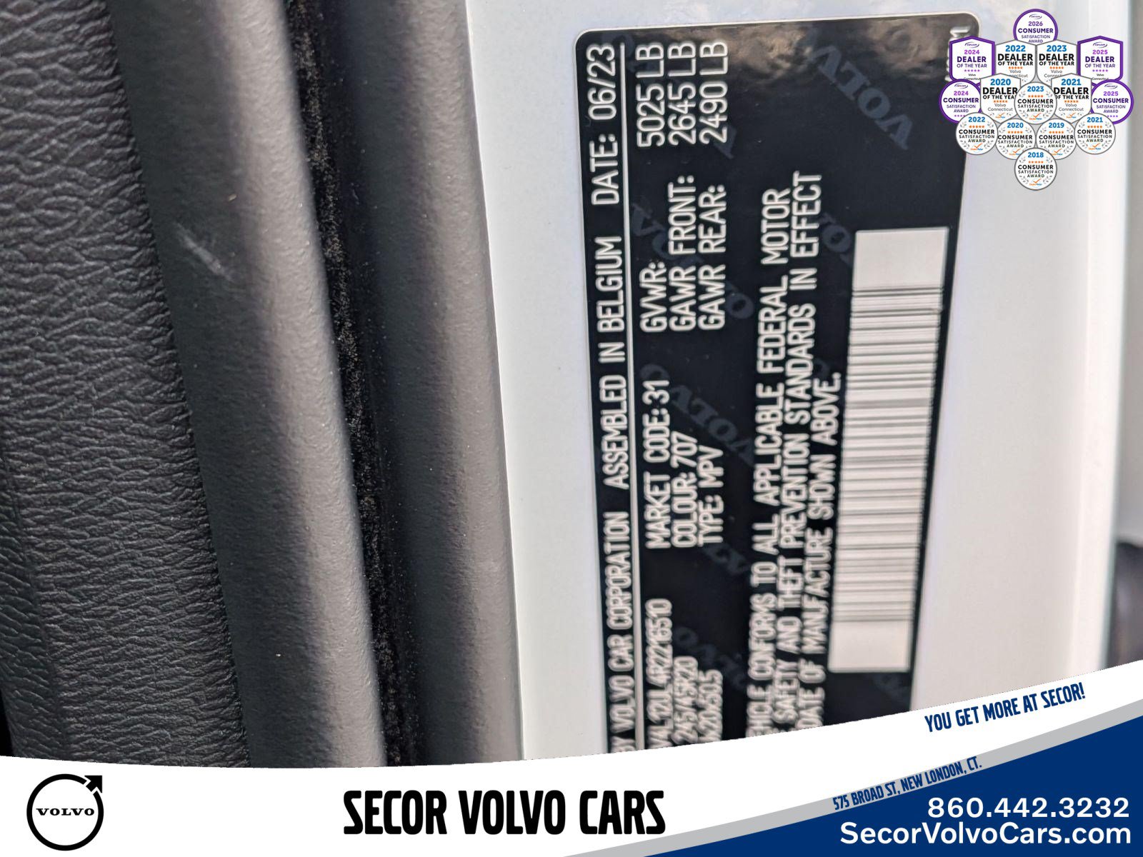Used 2024 Volvo XC40 B5 Plus w/ Protection Package Premier AWD/4WD image 31