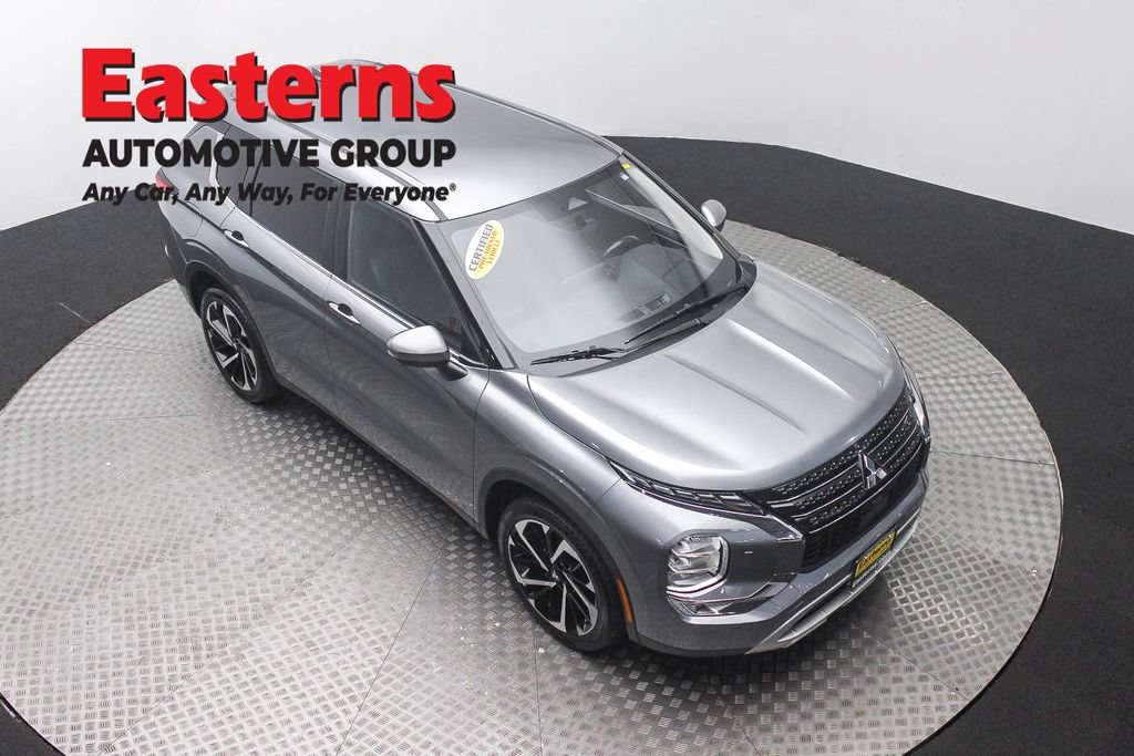 Used 2024 Mitsubishi Outlander SE AWD/4WD image 3