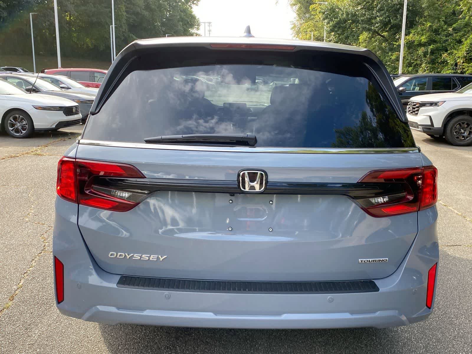 New 2026 Honda Odyssey Touring image 3