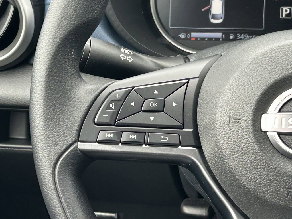 Used 2025 Nissan Versa SV w/ Trunk Package image 18