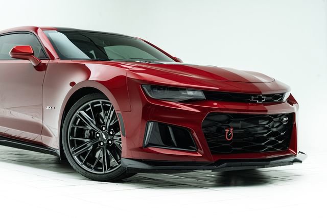 Used 2018 Chevrolet Camaro ZL1 image 4