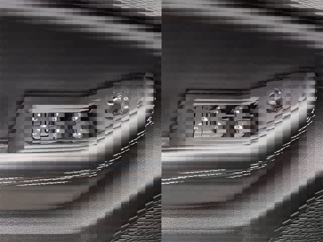 Used 2023 Jeep Grand Cherokee L Laredo image 37