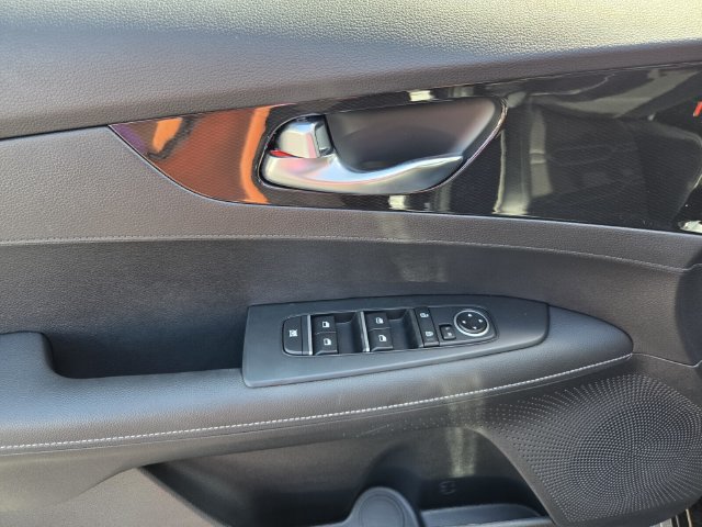 Used 2024 Kia Forte GT-Line FWD image 16