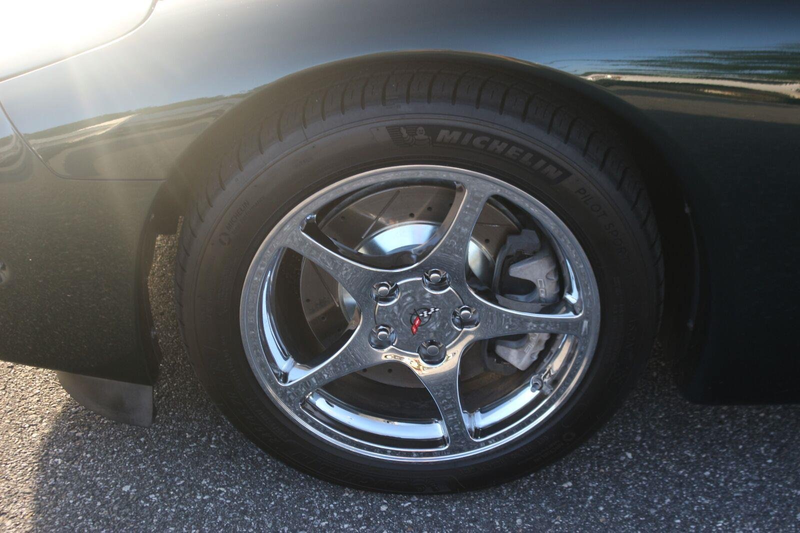 Used 2000 Chevrolet Corvette Convertible w/ Performance Handling Pkg RWD image 27