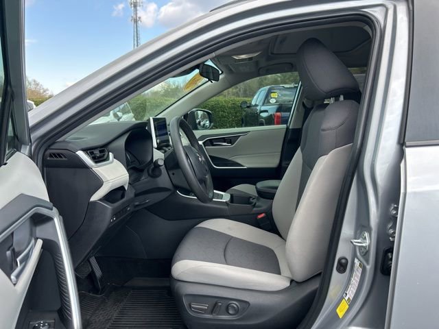 Used 2024 Toyota RAV4 XLE w/ Convenience Package image 15