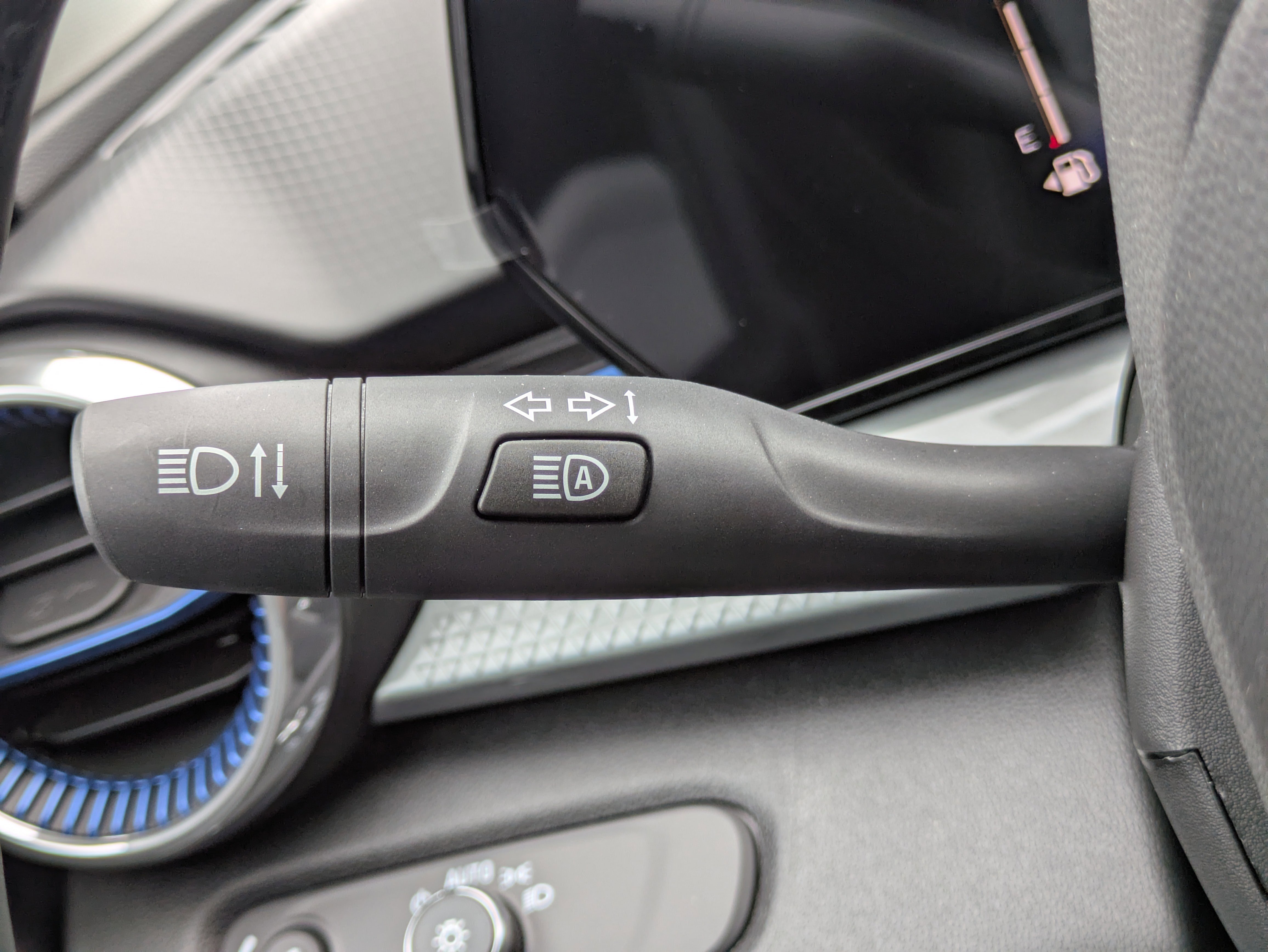 New 2026 Chevrolet Trax LT w/ Driver Confidence Package image 16